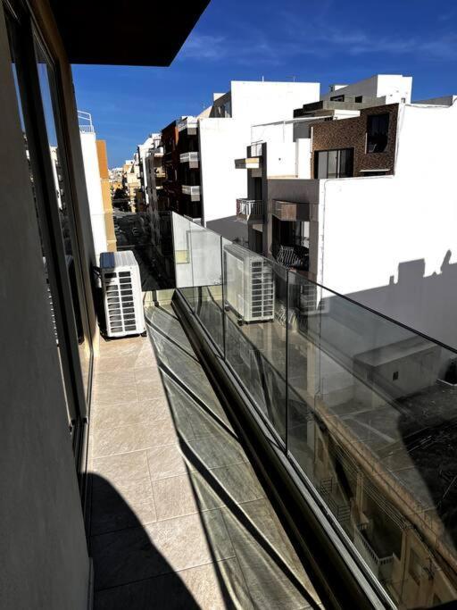 Mediterranea 2 Bedroom Smart Apartment เซนต์พอลส์เบย์ ภายนอก รูปภาพ