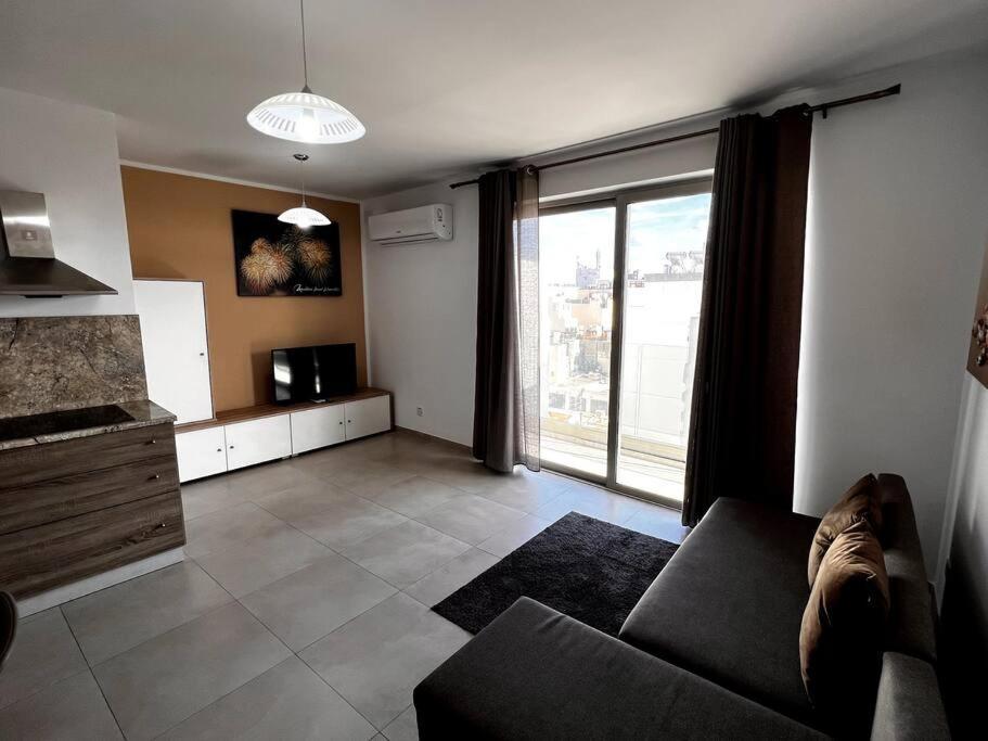 Mediterranea 2 Bedroom Smart Apartment เซนต์พอลส์เบย์ ภายนอก รูปภาพ